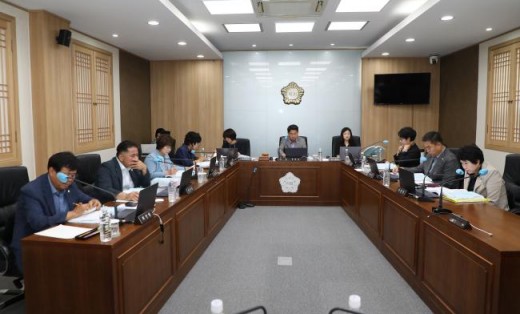 홍천군의회, 농산물 가격안정·로컬푸드 활성화 주문