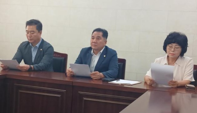 홍천군체육회 사무국장 재임명 논란…임명권 위임 놓고 공방