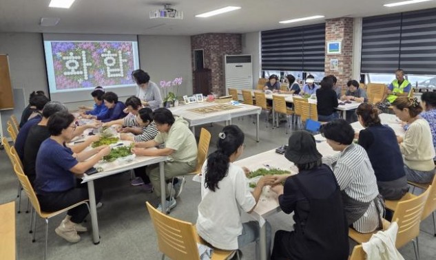 귀농귀촌인과 원주민 함께 웃고 함께 만들며 한마을