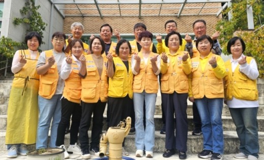 홍천 적십자 봉사원들, 삼덕원서 짜장면 나눔