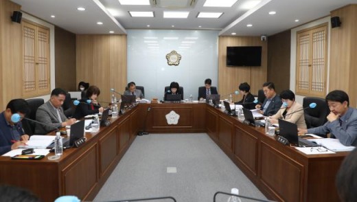 홍천군의회 추경예산안 심사…축산·산림 현안 점검