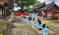 홍천군의회 의원들, 당선의원 취임 고유례 참석